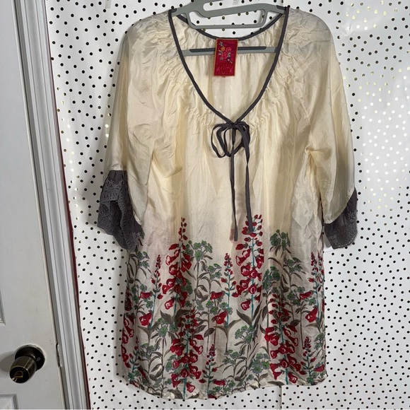 Johnny Was Cream 3/4 Sleeve Tie Front Tunic - Picture 1 of 9